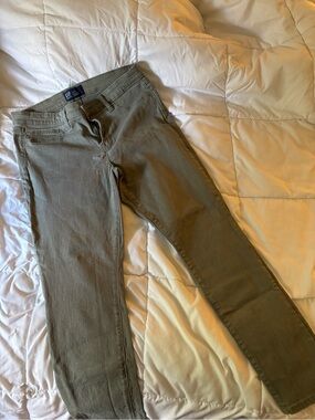GAP Women’s Olive Green Jegging